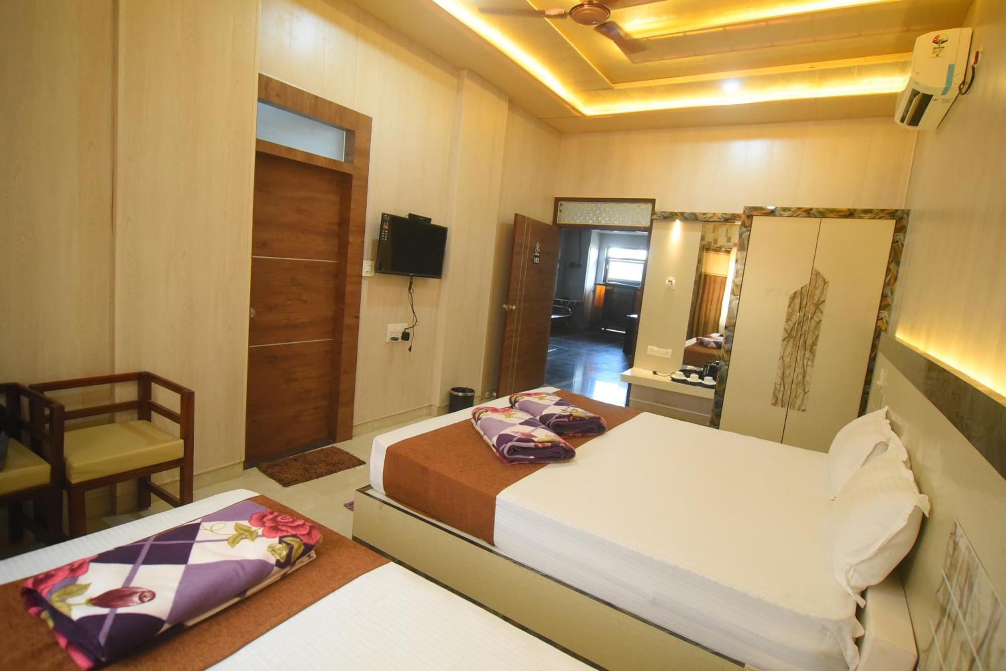 Hotel R Empire Revtree Davanagere Exterior foto