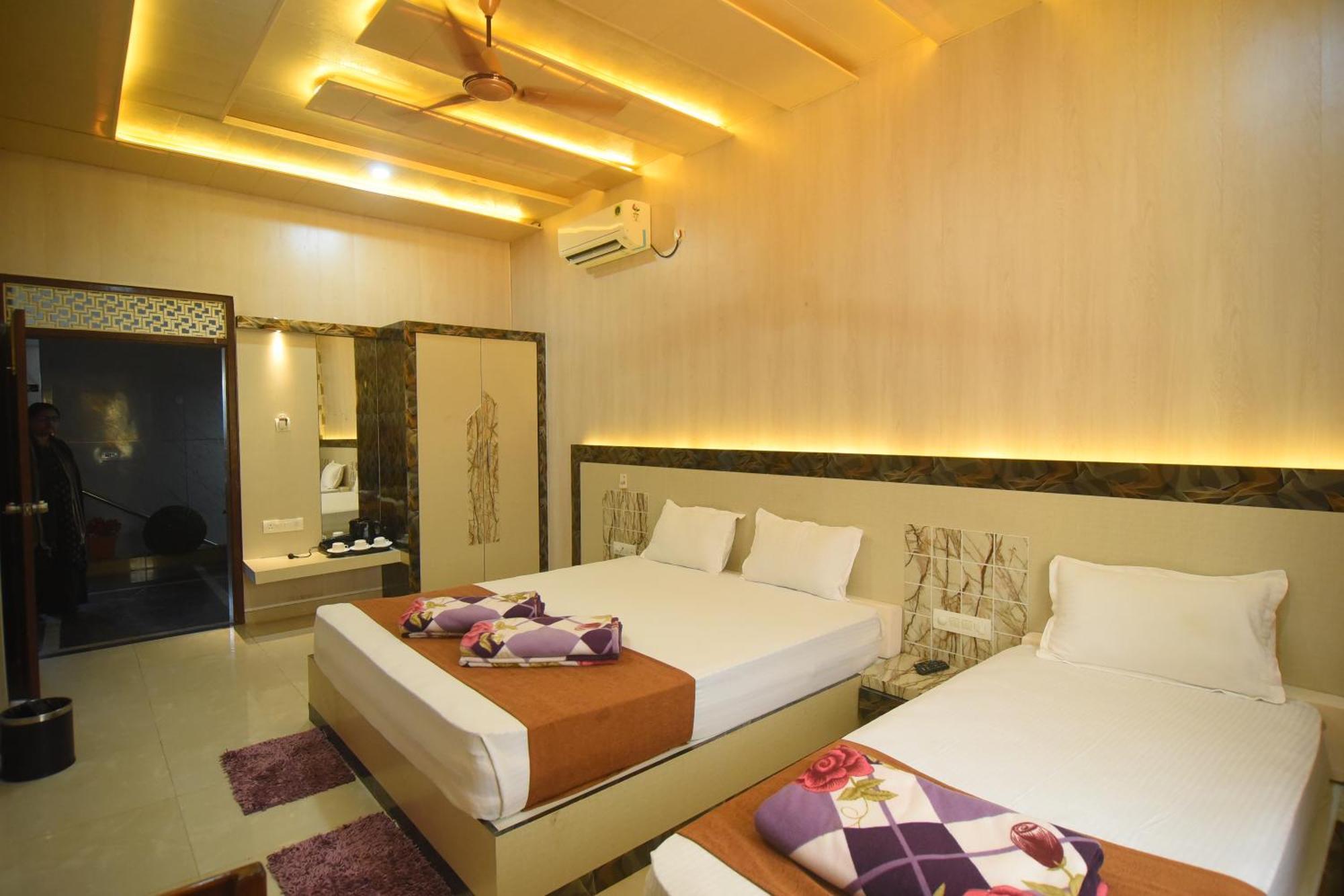Hotel R Empire Revtree Davanagere Exterior foto