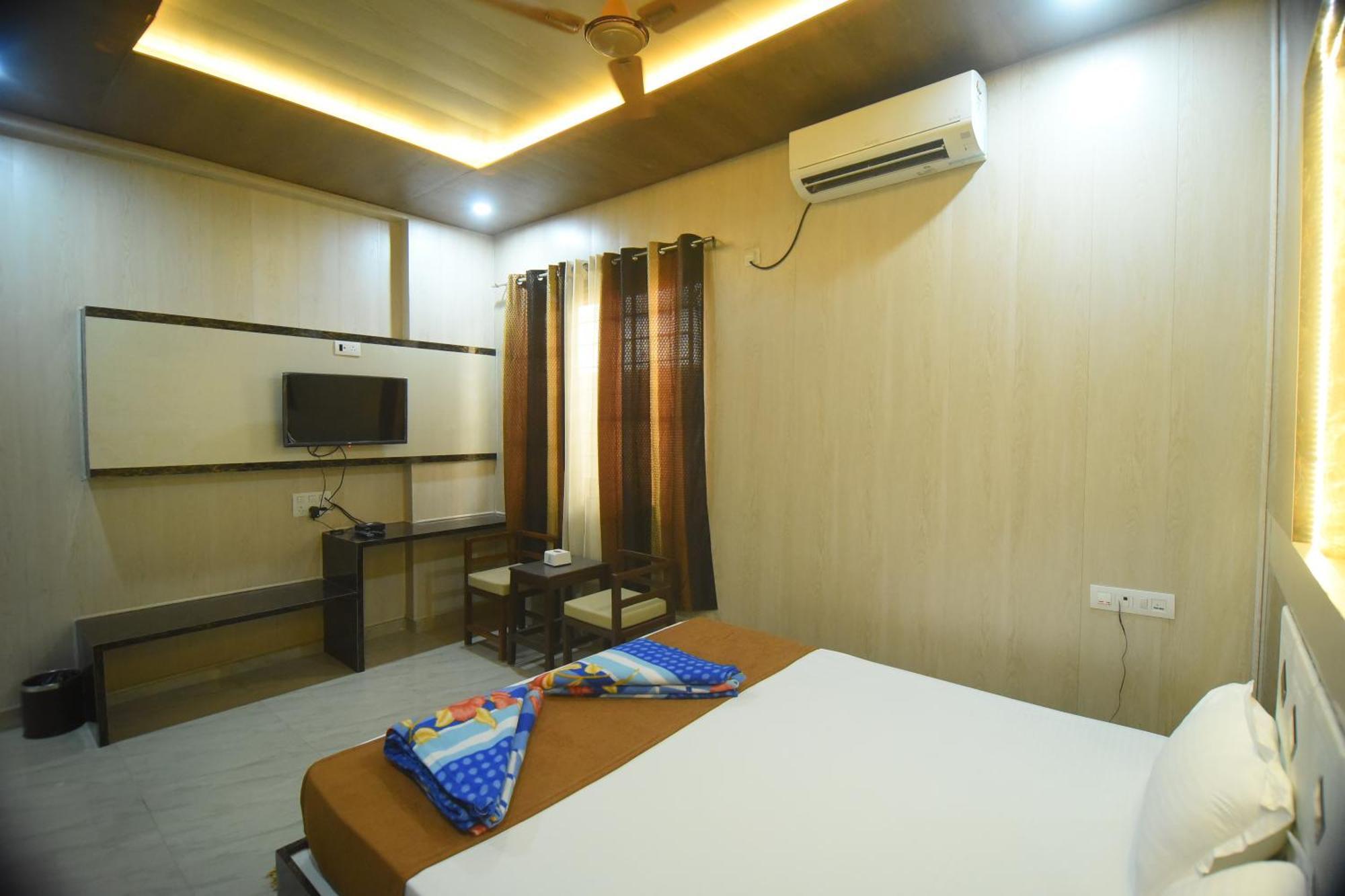 Hotel R Empire Revtree Davanagere Exterior foto