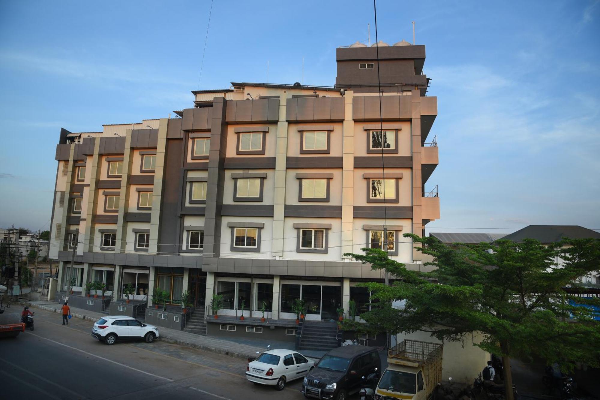 Hotel R Empire Revtree Davanagere Exterior foto