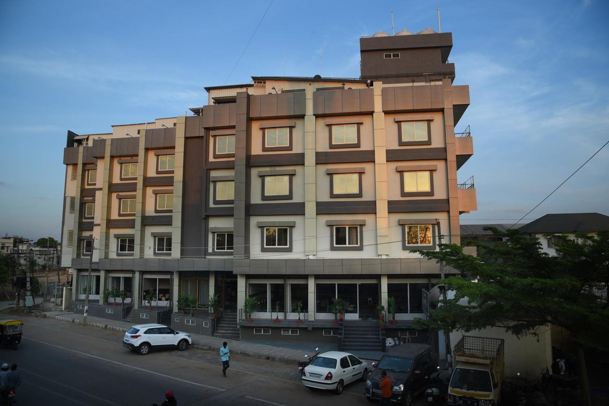 Hotel R Empire Revtree Davanagere Exterior foto
